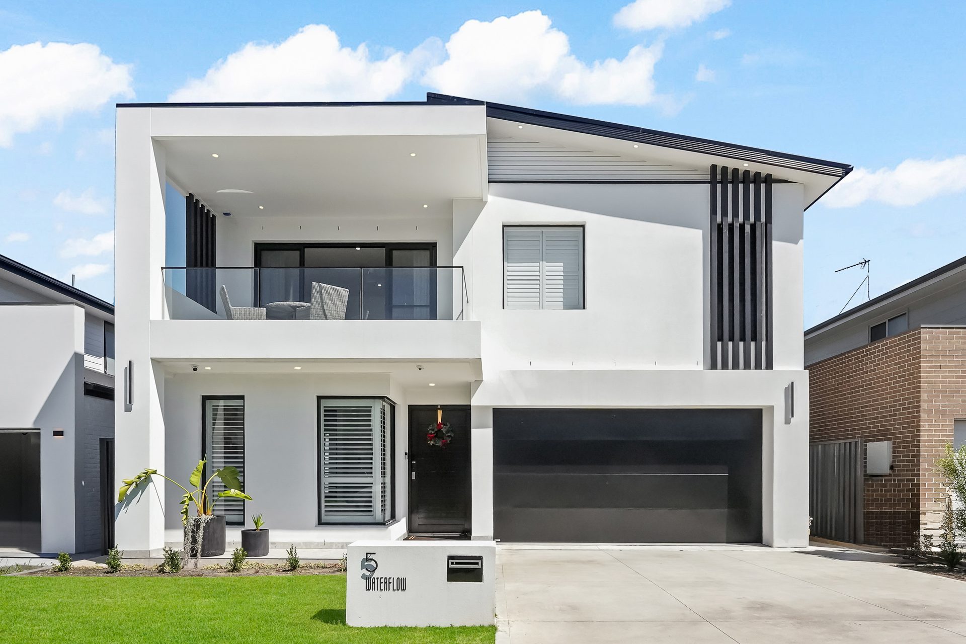 13 Homes - Custom double storey home exterior, Box Hill
